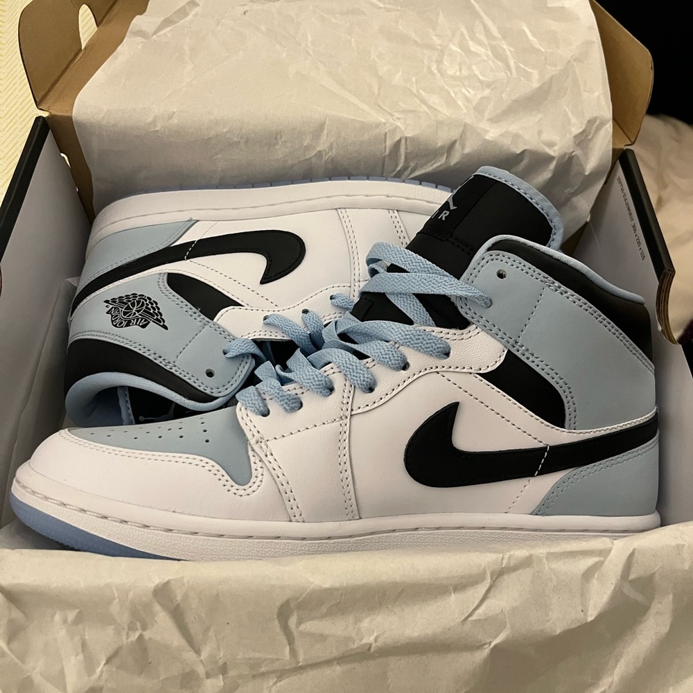 Air Jordan 1 Mid White Ice Blue CLEAR BOTTOM